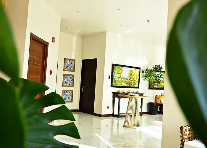 Summer Hotel *